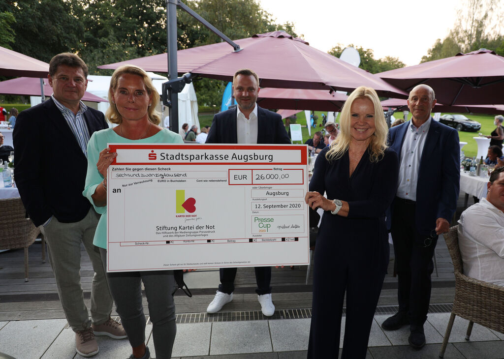 Spendenscheckübergabe beim Presse-Cup 2020