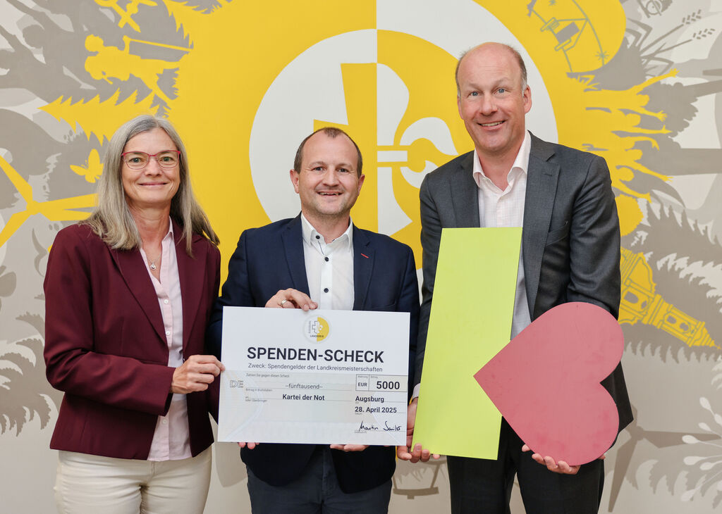 2025-04-28 Spendeübergabe Landkreismeisterschaften_jp (3)