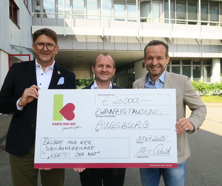 Spendenübergabe mit Andreas Schmutterer, Oliver Jaschek, Matthias Schmid