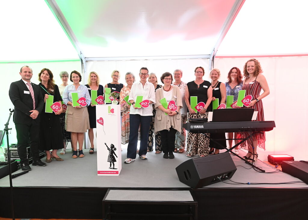 Gruppenfoto 60 Jahre Kartei der Not